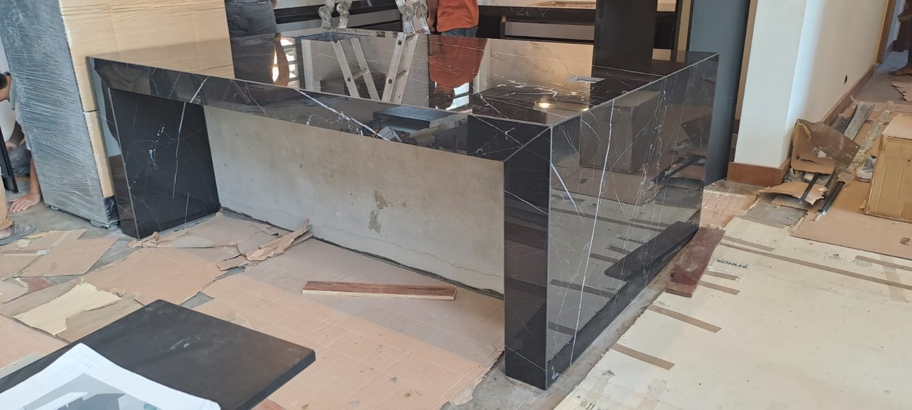 Îlot Nero Marquina — installation